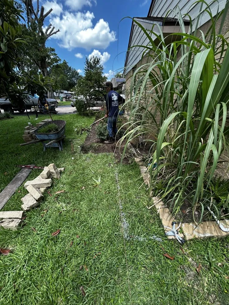 Professional residential landscaping experts serving Houston, TX - Alvarado Landscaping