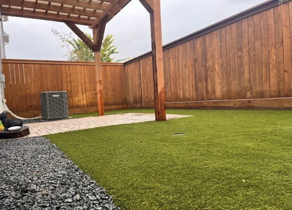 Reliable yard maintenance in Houston, TX - Alvarado Tree Service and Landscaping