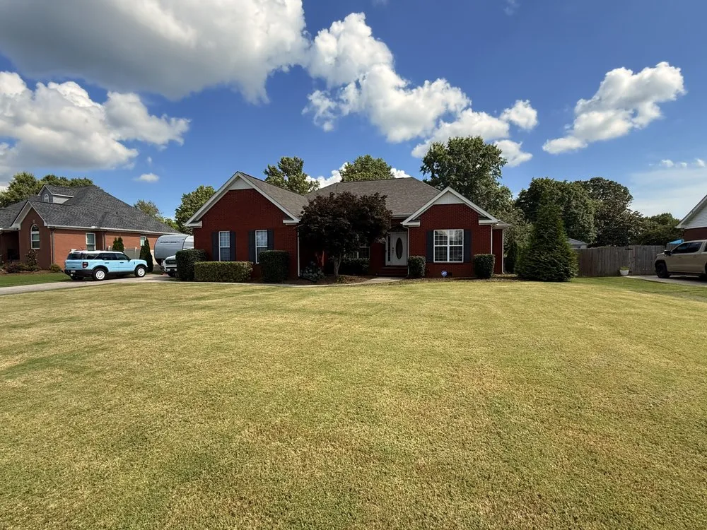 Top-rated yard cleanup service in Athens, AL - Alvarado’s landscaping