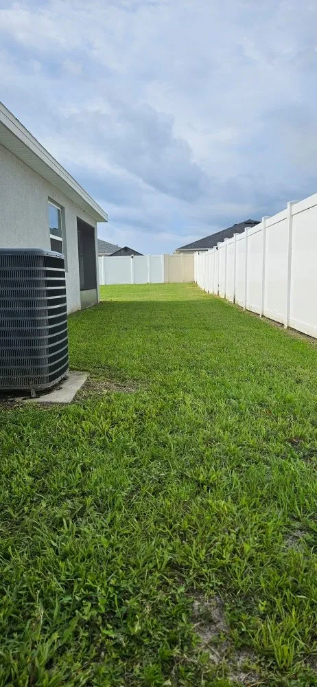 Reliable yard cleanup service in Auburndale, FL - Alvarado's Landscaping Services