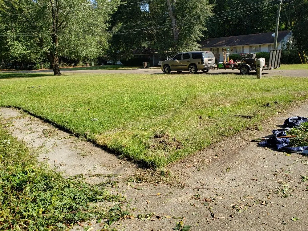 Trusted landscaping services experts serving Hattiesburg, MS - Alvarados Lawn Care