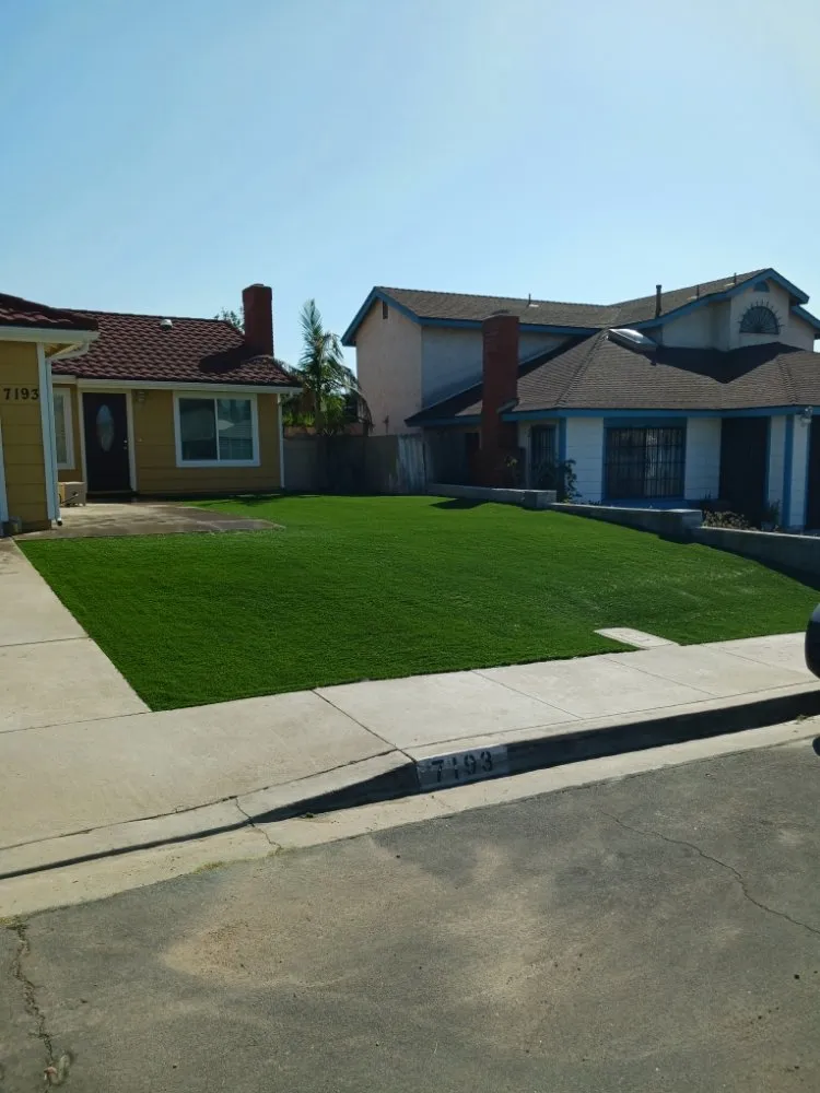 Professional lawn mowing service experts serving San Diego, CA - Alvarez And Sunz Landscape