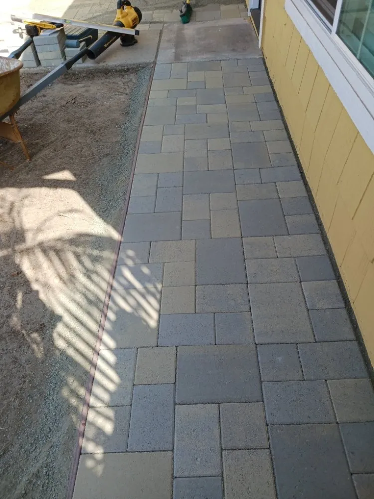 Top-rated lawn mowing service in San Diego, CA - Alvarez And Sunz Landscape