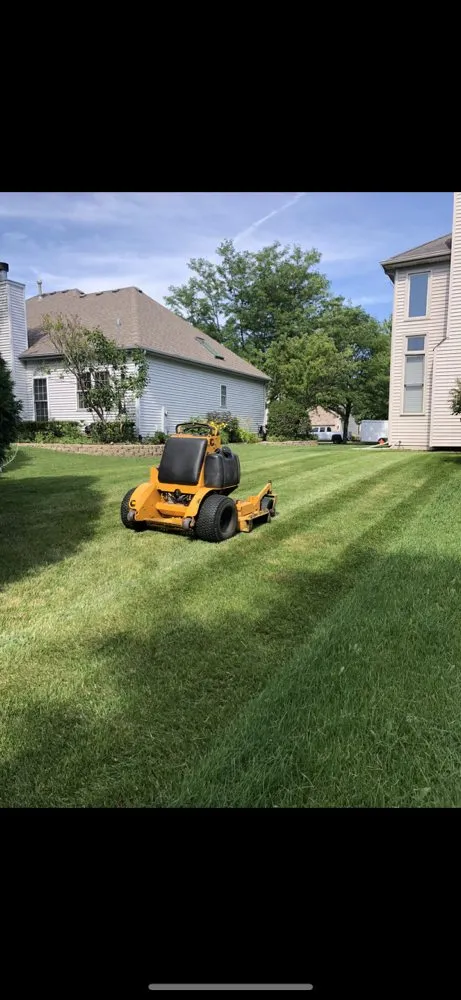 Trusted yard maintenance in Bolingbrook, IL by Alvarez landscape