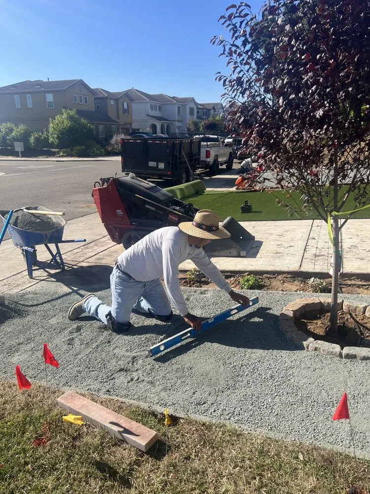 Top-rated yard cleanup service in Oakley, CA - Alvarez Landscaping 99