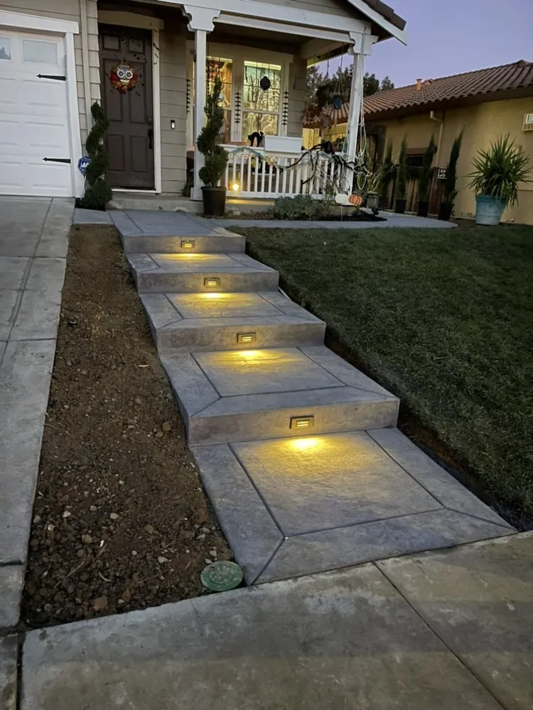 Affordable lawn care service for homes across Oakley, CA - Alvarez Landscaping 99