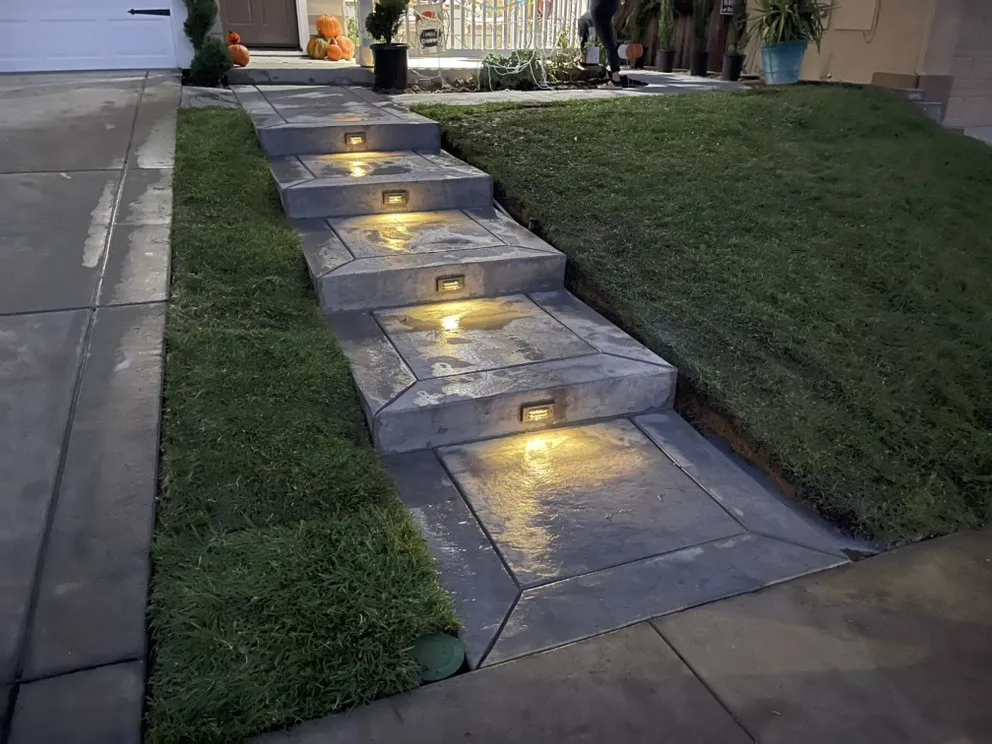 Expert yard maintenance experts serving Oakley, CA - Alvarez Landscaping 99