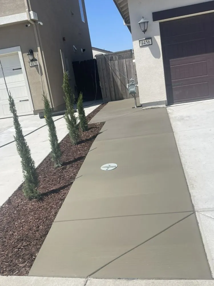 Professional garden landscaping for residential properties across Fairfield, CA - Alvarez landscaping