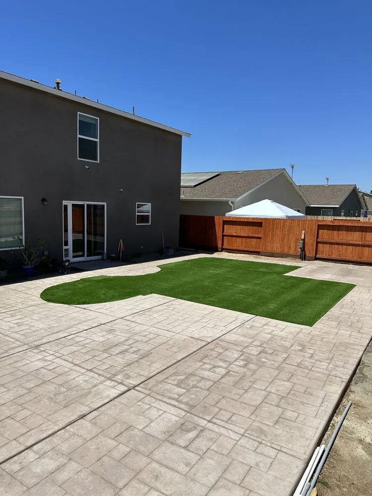 Expert yard cleanup service experts serving Turlock, CA - Alvarez Landscaping