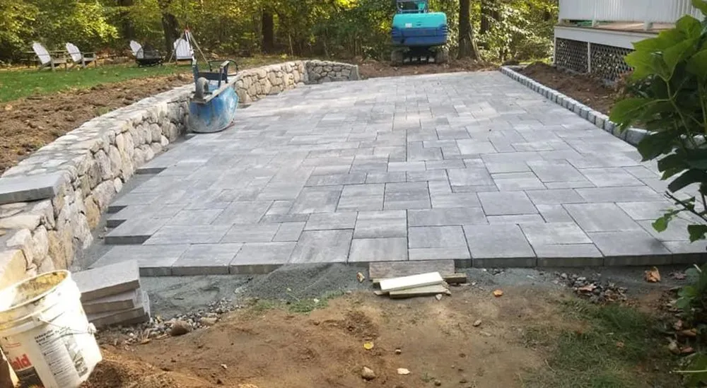 Trusted garden landscaping for beautiful yards in Newtown, CT by Alvarez Masonry