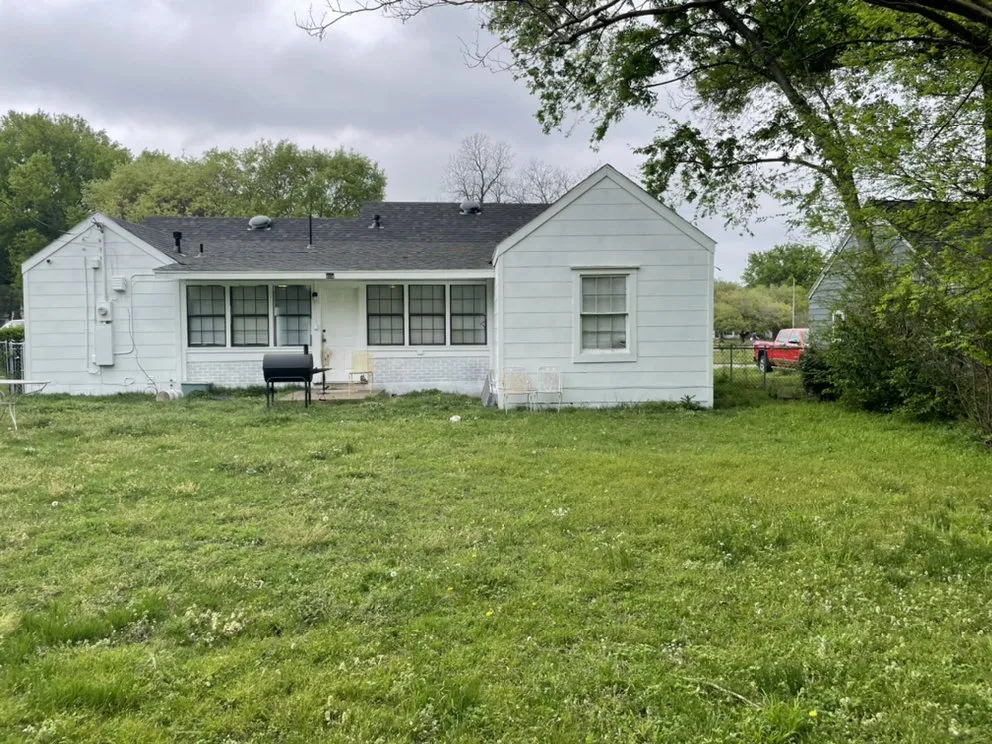 Local outdoor landscaping for beautiful yards across Terrell, TX - Alvarez Mowing Services