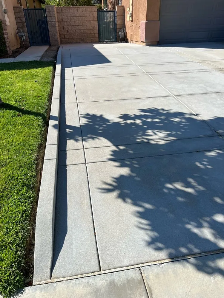 Expert yard cleanup service in Menifee, CA by Alvear Concrete