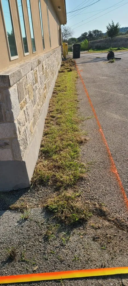 Top-rated yard maintenance experts serving Boerne, TX - Alveno's Landscaping and Tree Trimming Service