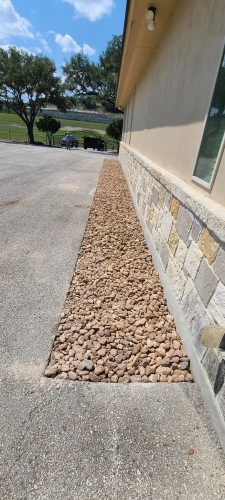 Affordable yard maintenance in Boerne, TX - Alveno's Landscaping and Tree Trimming Service