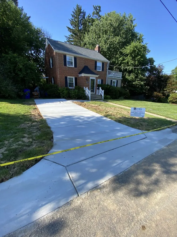 Professional lawn mowing service in Silver Spring, MD by Alves Construction