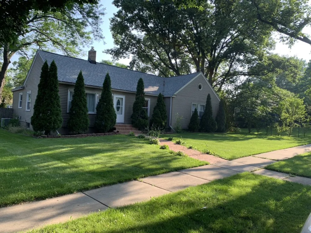 Professional residential landscaping experts serving West Chicago, IL - Alvez Seasons Landscaping