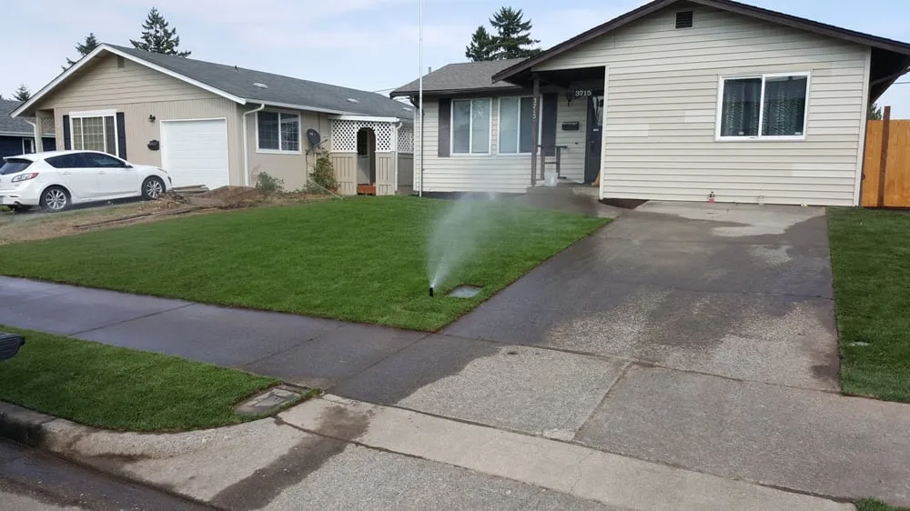 Local lawn mowing service for residential properties across Tacoma, WA - Alvin's Landscaping