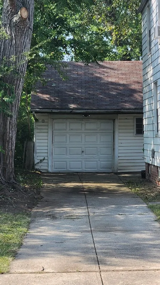 Professional residential landscaping in Lorain, OH by Always Exclusives