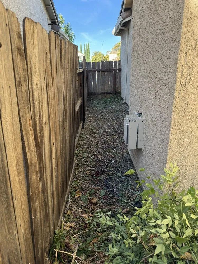 Affordable outdoor landscaping experts serving Stockton, CA - Always green lawn care