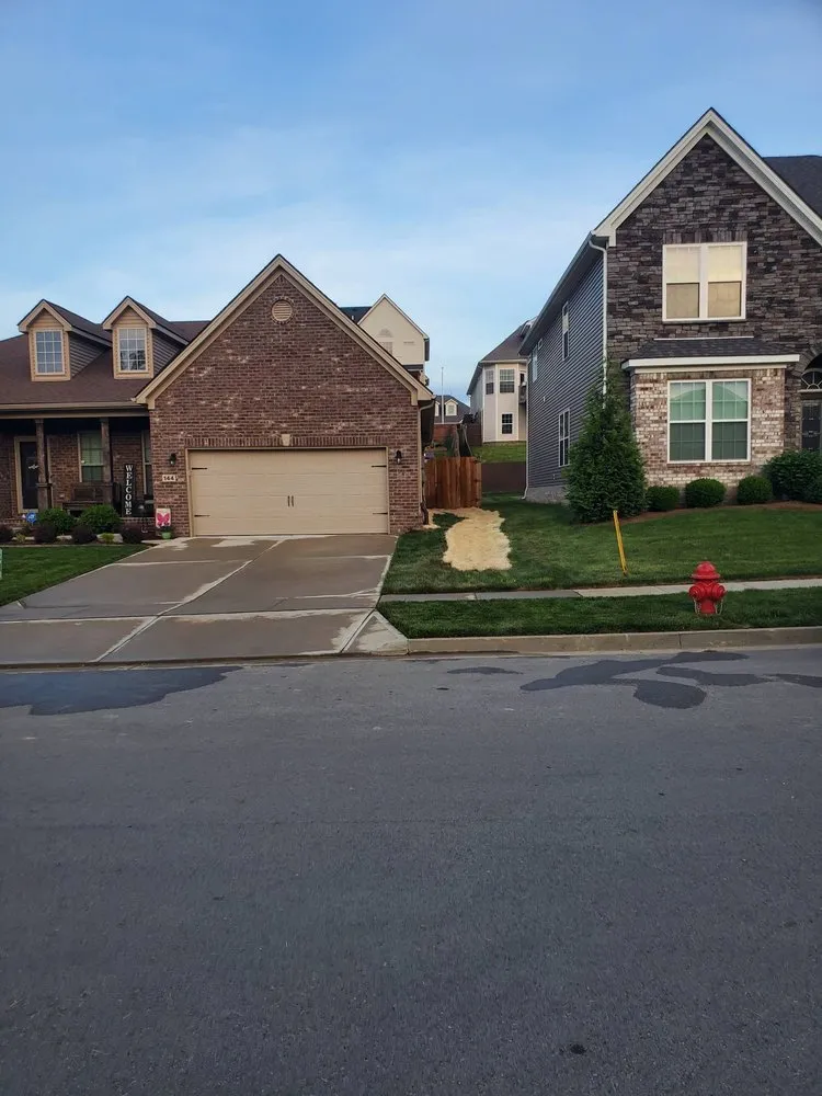 Trusted lawn care service with custom design across Lexington-Fayette, KY - Always Green Lawncare