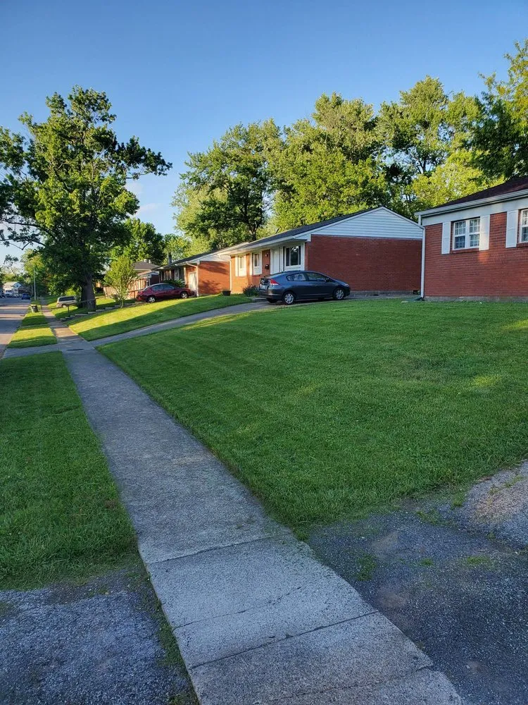 Professional lawn mowing service in Lexington-Fayette, KY - Always Green Lawncare