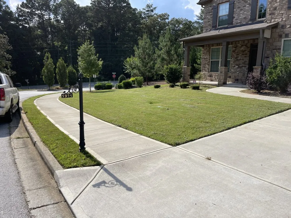 Custom lawn mowing service experts serving Jonesboro, GA - Always Looking Forward