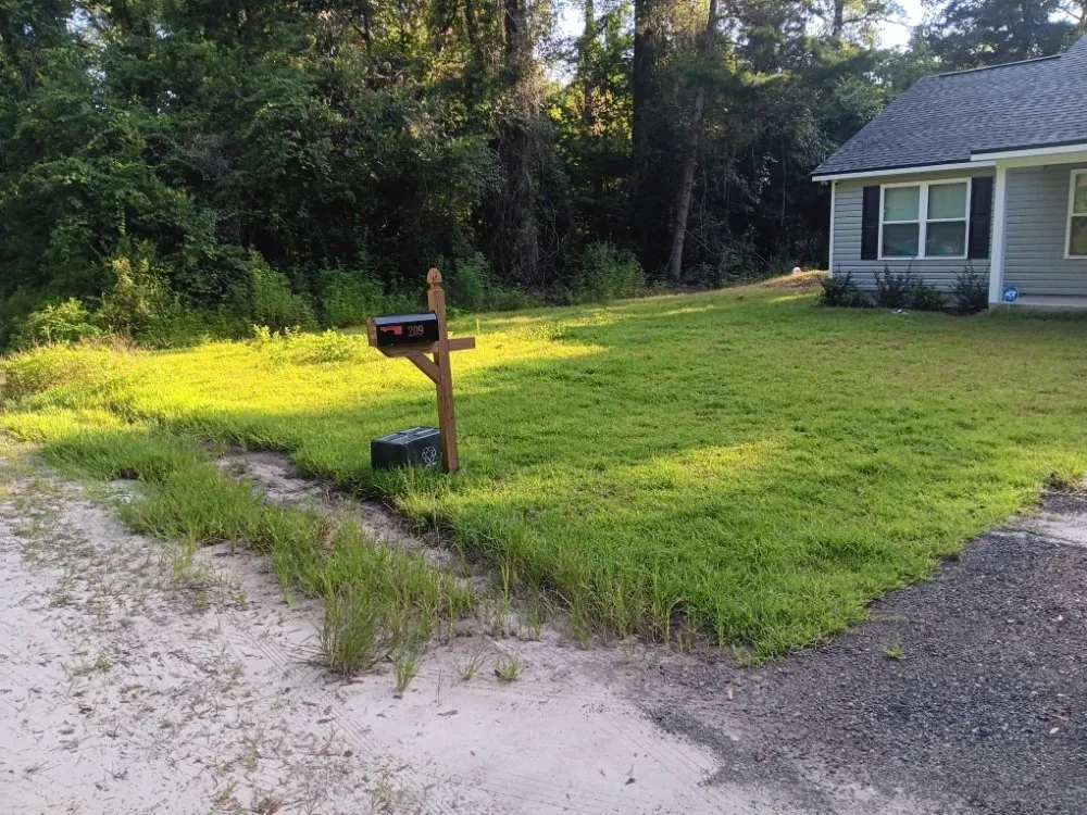 Top-rated lawn care service in Crawfordville, FL by Always True Landscaping and Horticulture Specialists