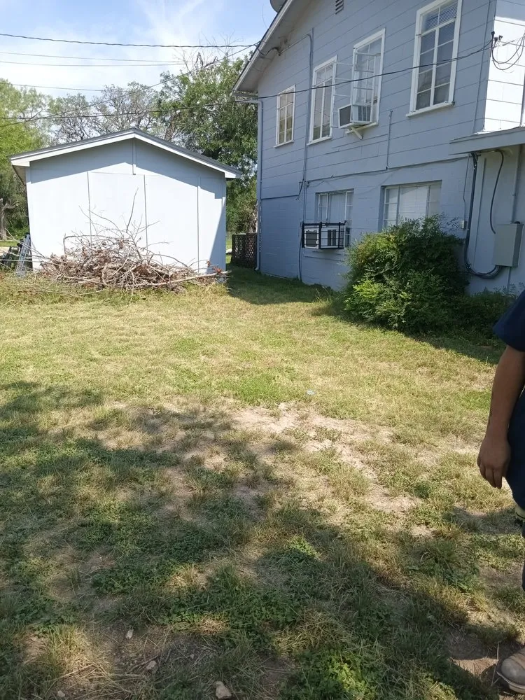 Professional residential landscaping with custom design in San Antonio, TX by A&M Cleaning Service