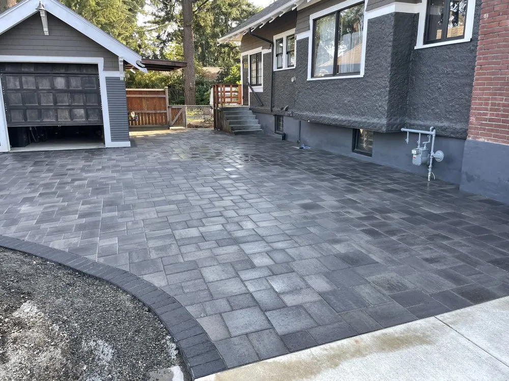 Reliable yard cleanup service in Woodburn, OR by Am Hardscape