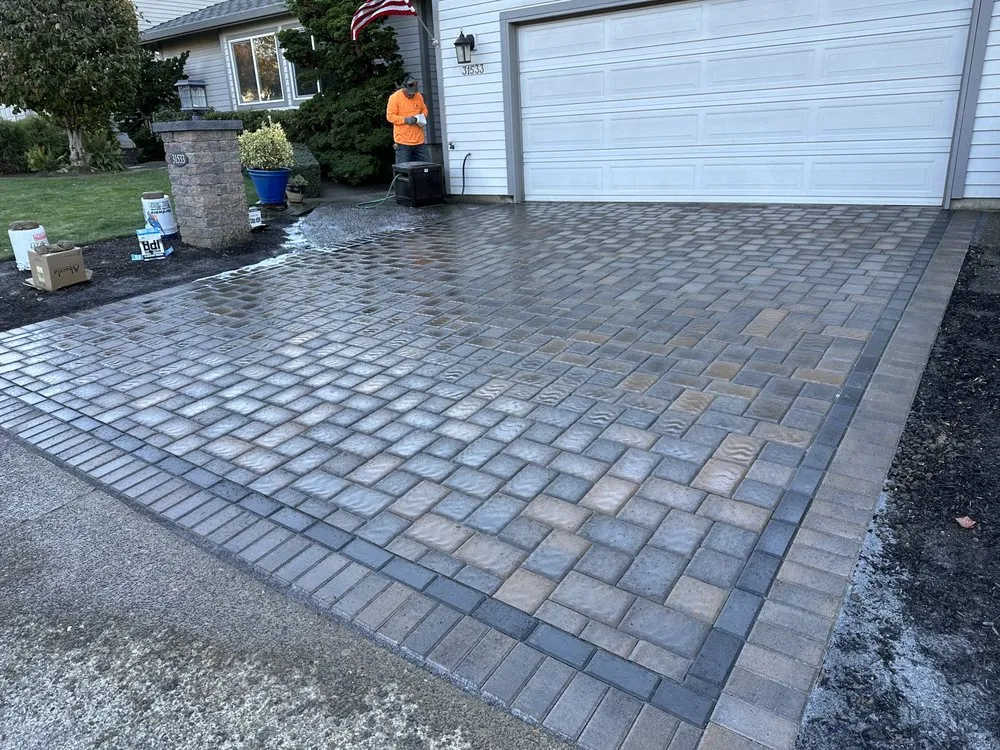 Trusted lawn mowing service for beautiful yards across Woodburn, OR - Am Hardscape