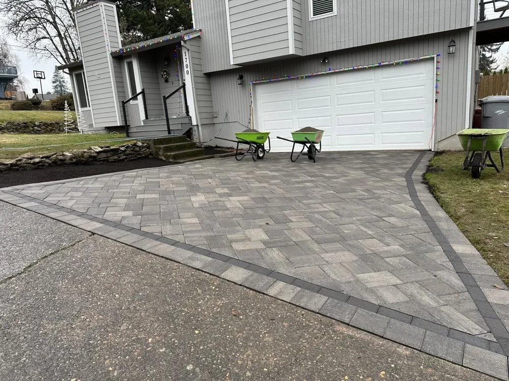 Reliable outdoor landscaping experts serving Woodburn, OR - Am Hardscape