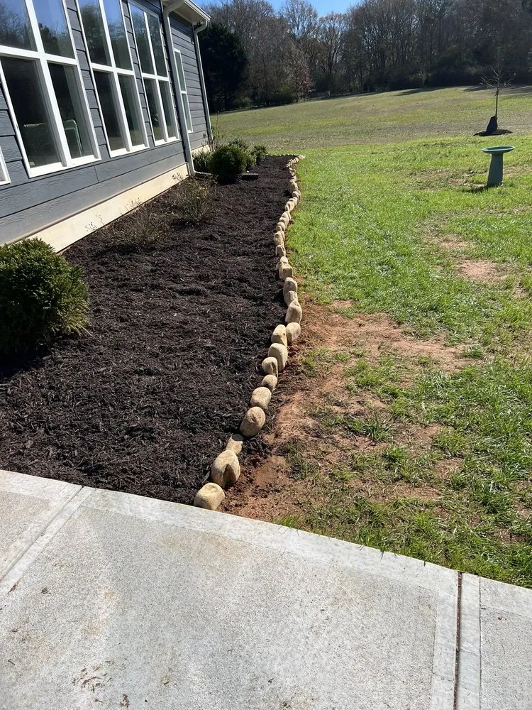 Trusted yard cleanup service for year-round maintenance across Madison, GA - A.&M. Holmes Landscape