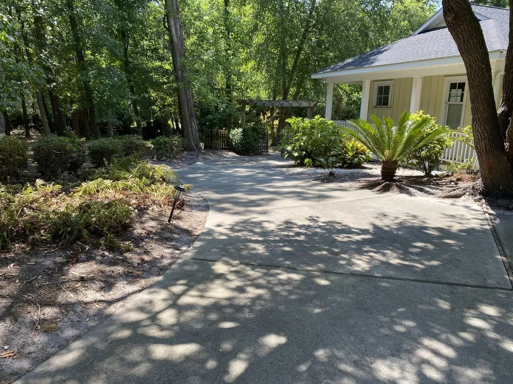 Trusted garden landscaping in Burgaw, NC - A&M landscape Services