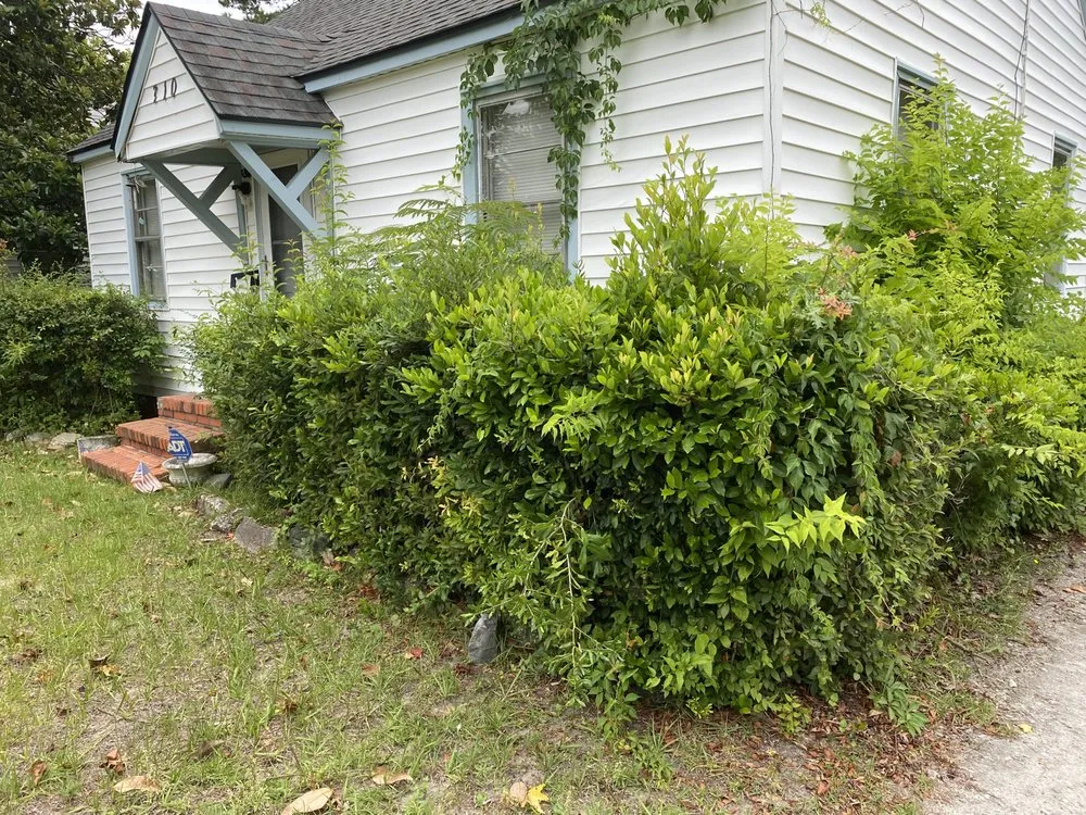 Local residential landscaping in Burgaw, NC by A&M landscape Services