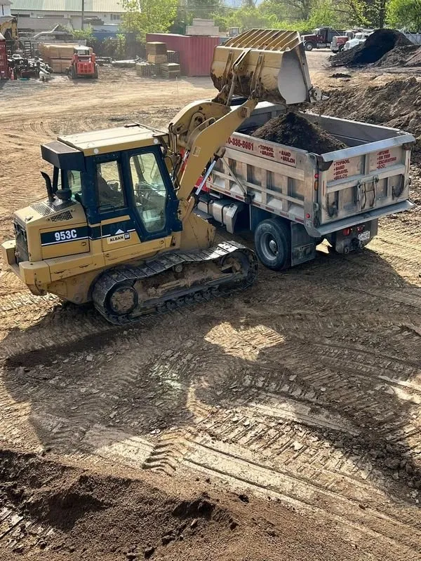 Affordable landscaping services for beautiful yards in Baltimore, MD by A&M Landscape Supply