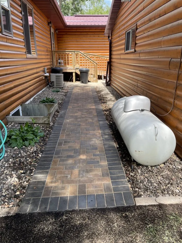 Top-rated garden landscaping for year-round maintenance in Grand Forks, ND by AM Landscaping