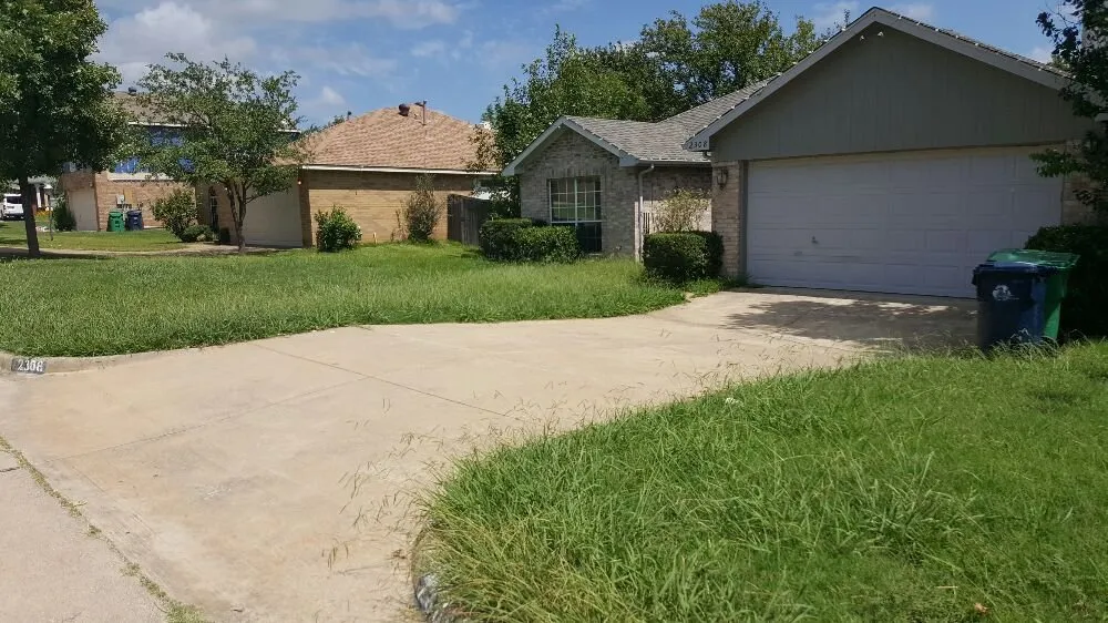 Affordable garden landscaping for beautiful yards in Denton, TX by AM Lawn Care