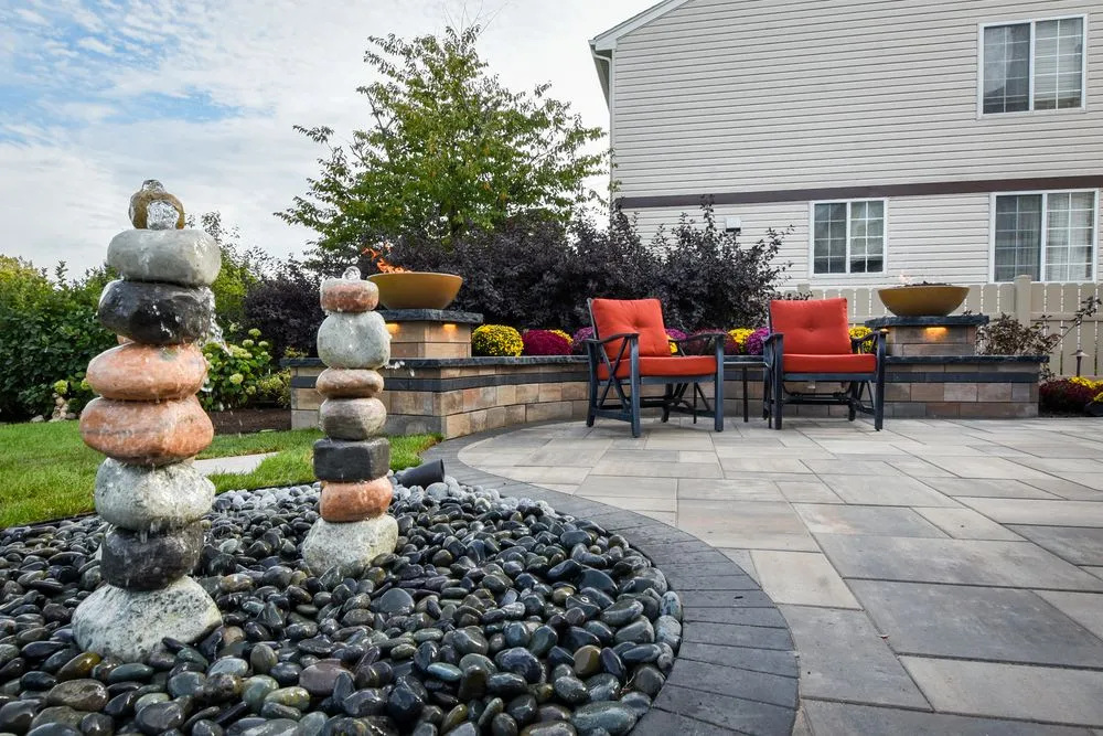 Affordable landscape design in Mundelein, IL by A.M. Woodland Outdoor Design