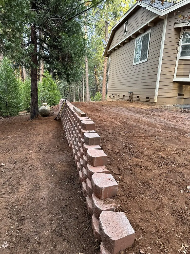 Custom residential landscaping in Pine Grove, CA - Amador yard maintenance