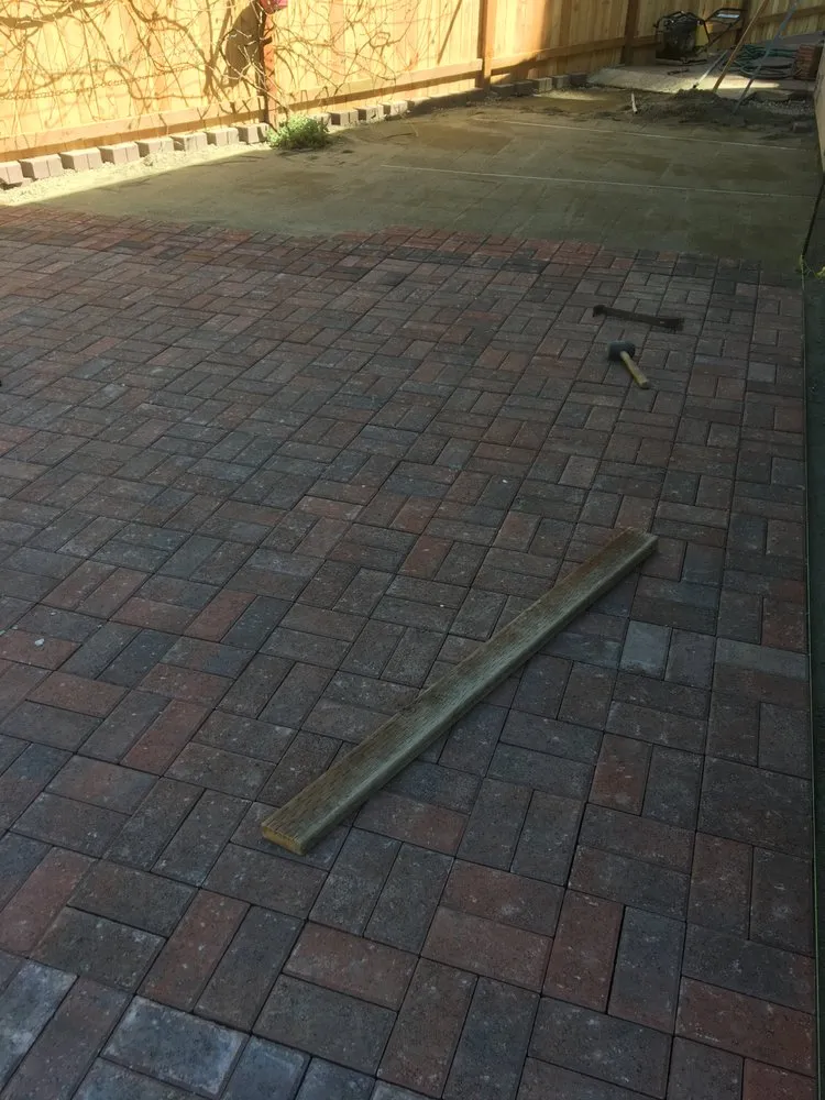 Custom lawn care service in Kent, WA by Amar Landscaping