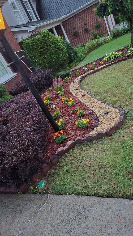 Top-rated yard maintenance in Snellville, GA - Amaya Lawn Care