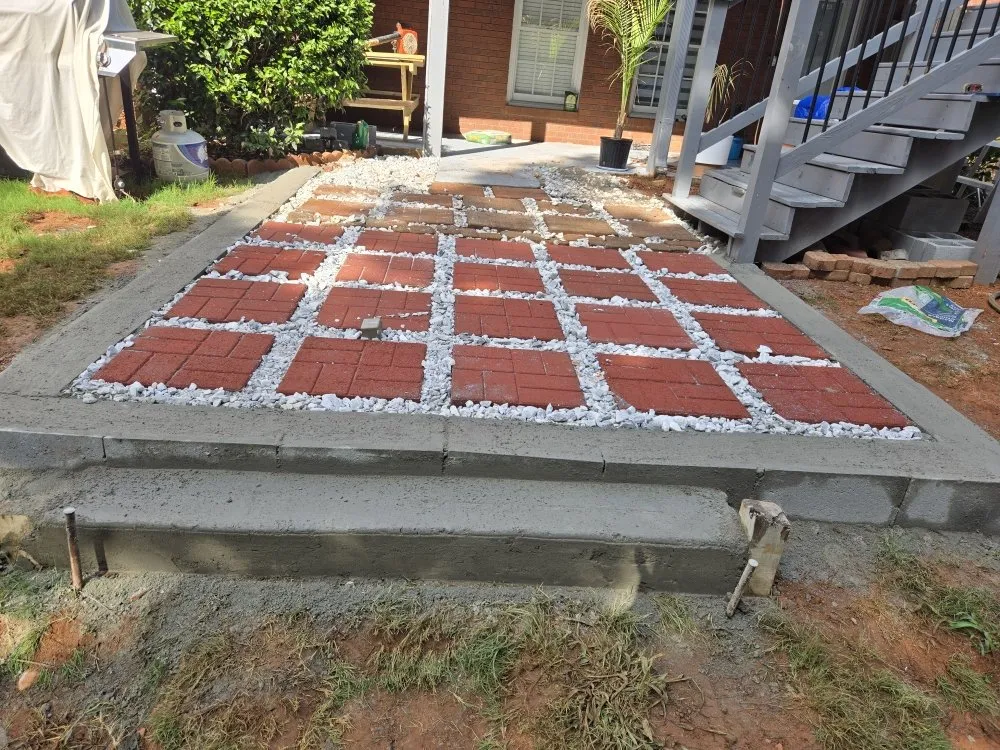 Affordable lawn care service in Snellville, GA by Amaya Lawn Care