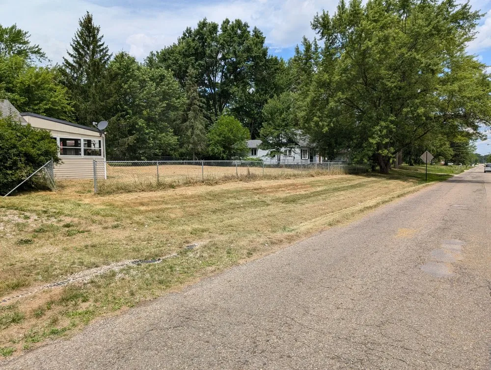 Custom yard cleanup service experts serving Alliance, OH - Amaysing Landscaping