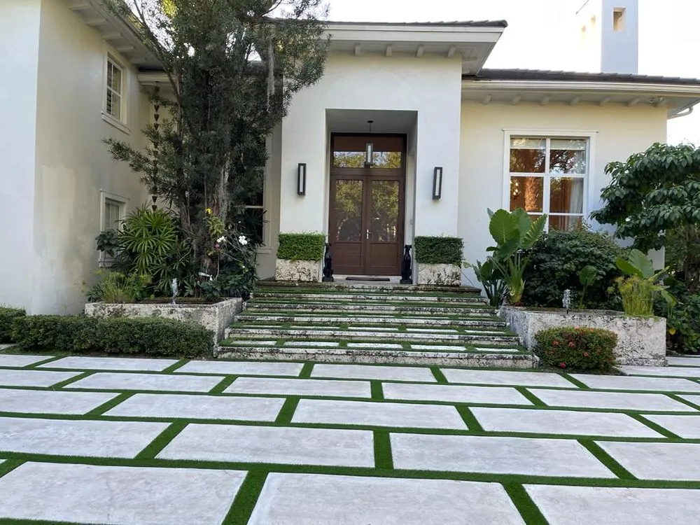 Custom lawn care service experts serving Miami, FL - Amazing & Creative Services