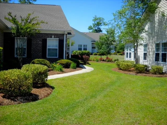 Local landscaping services experts serving Myrtle Beach, SC - Amazing Blades Landscaping