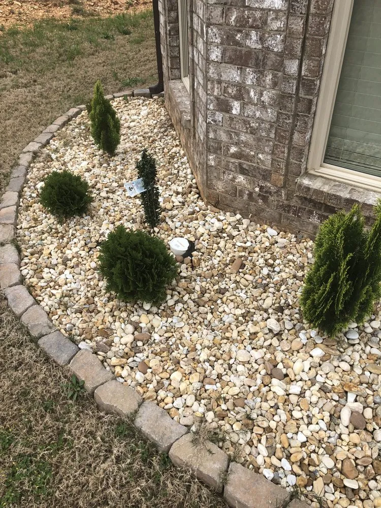 Professional yard maintenance in Maylene, AL by Amazing Grace Lawn Care