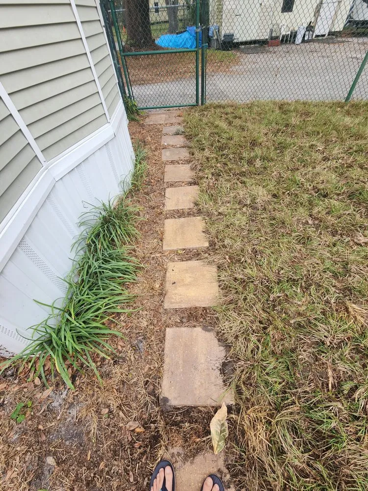 Expert landscaping services for beautiful yards across Bradenton, FL - Amazing Landscape Service