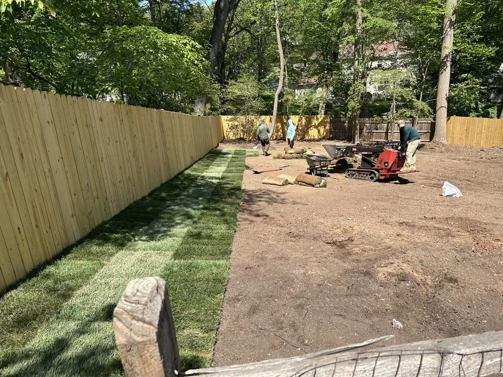 Affordable yard maintenance in Montgomery Village, MD by Amazing View