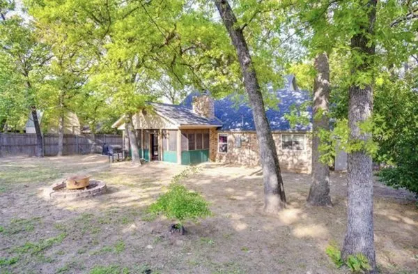 Ambers Green Care Logo