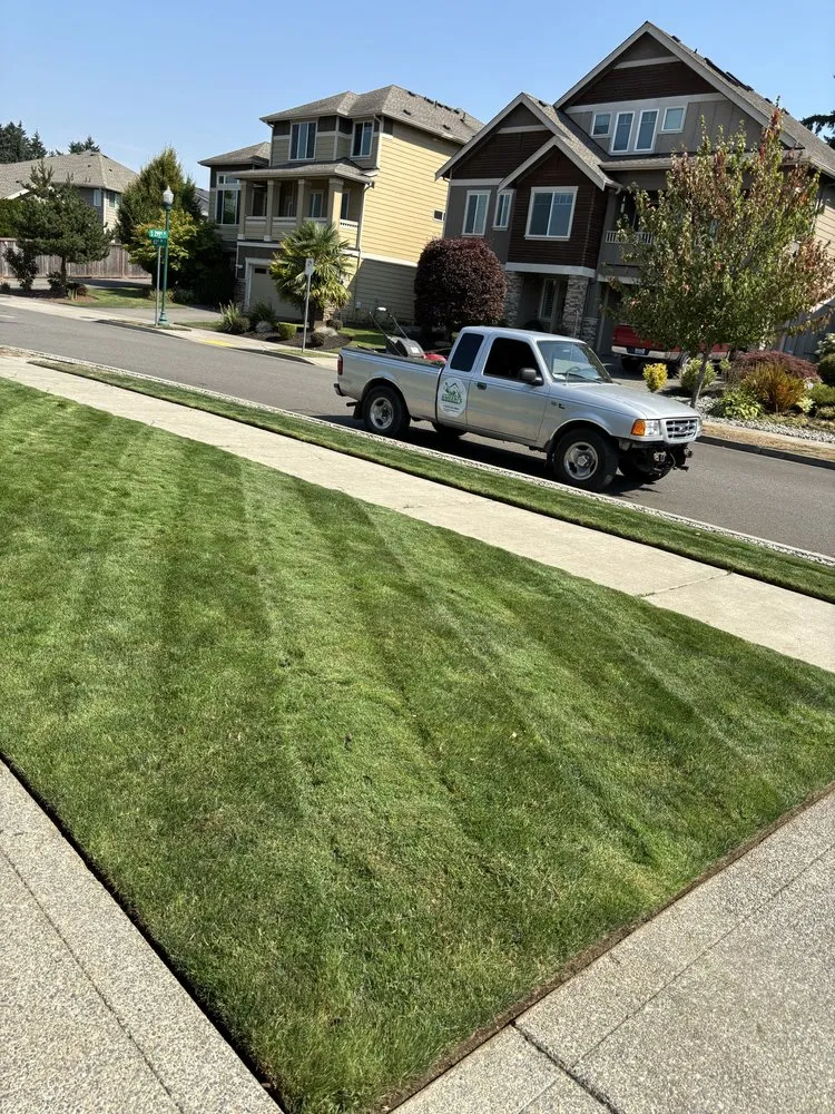 Professional yard maintenance in Kent, WA by Ameeri’s Lawn Care
